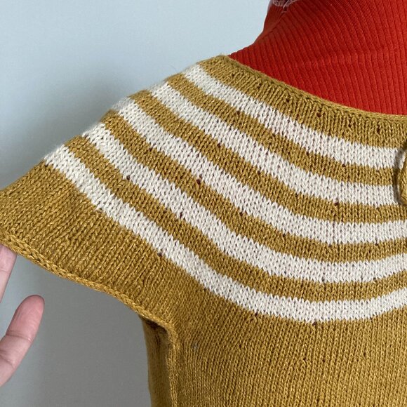 Tee Ochre with White Stripes Hand knit Small - Picture 4 of 9